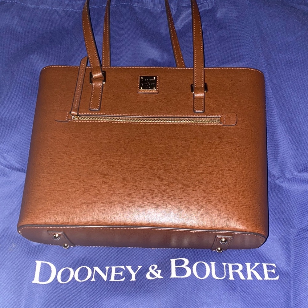 A never used Dooney&Bourke purse!